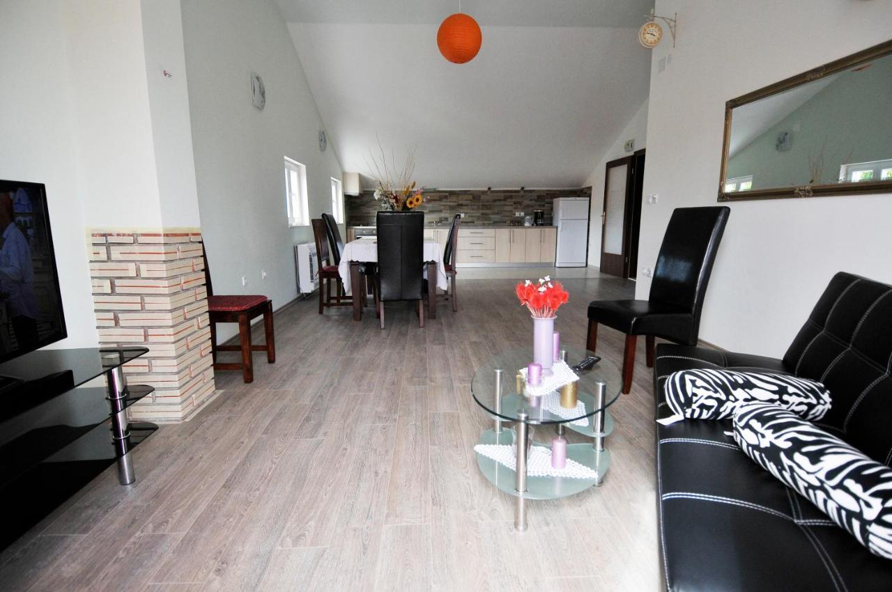 מליני Apartment Fiorenini 2 מראה חיצוני תמונה